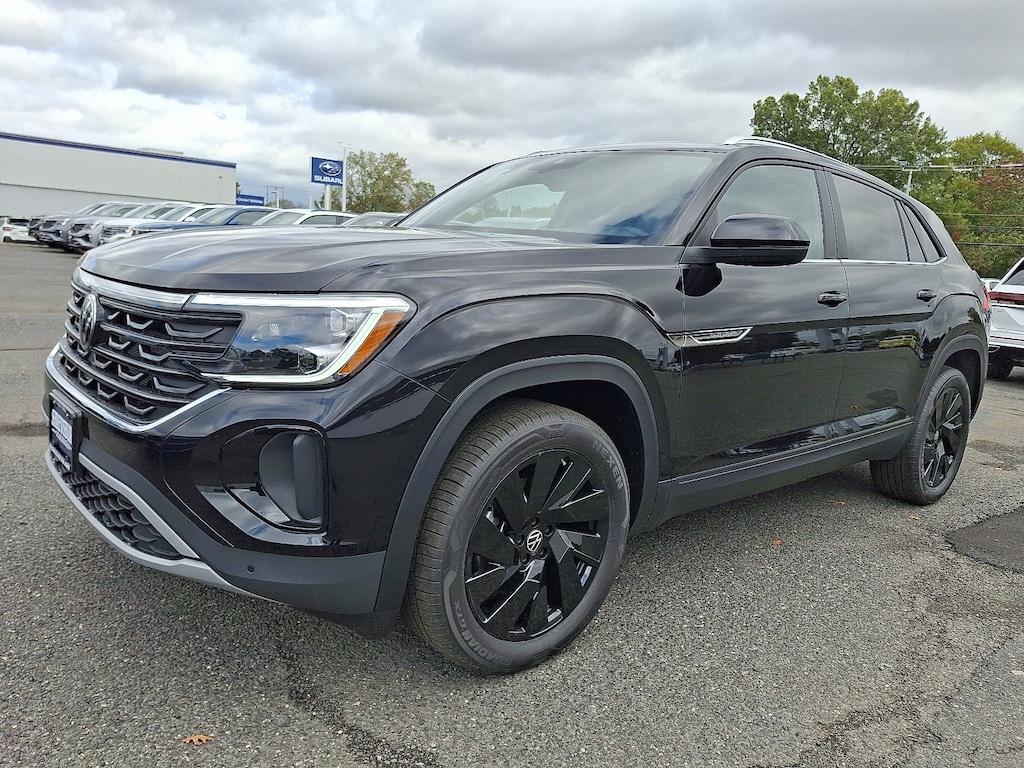 New 2026 Volkswagen Atlas Cross Sport 2.0T SE w/Technology SUV