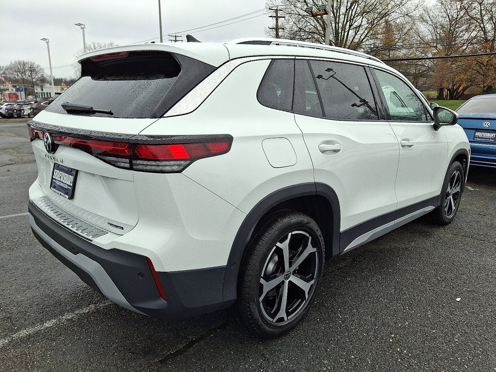 2026 Volkswagen Tiguan SE photo 4