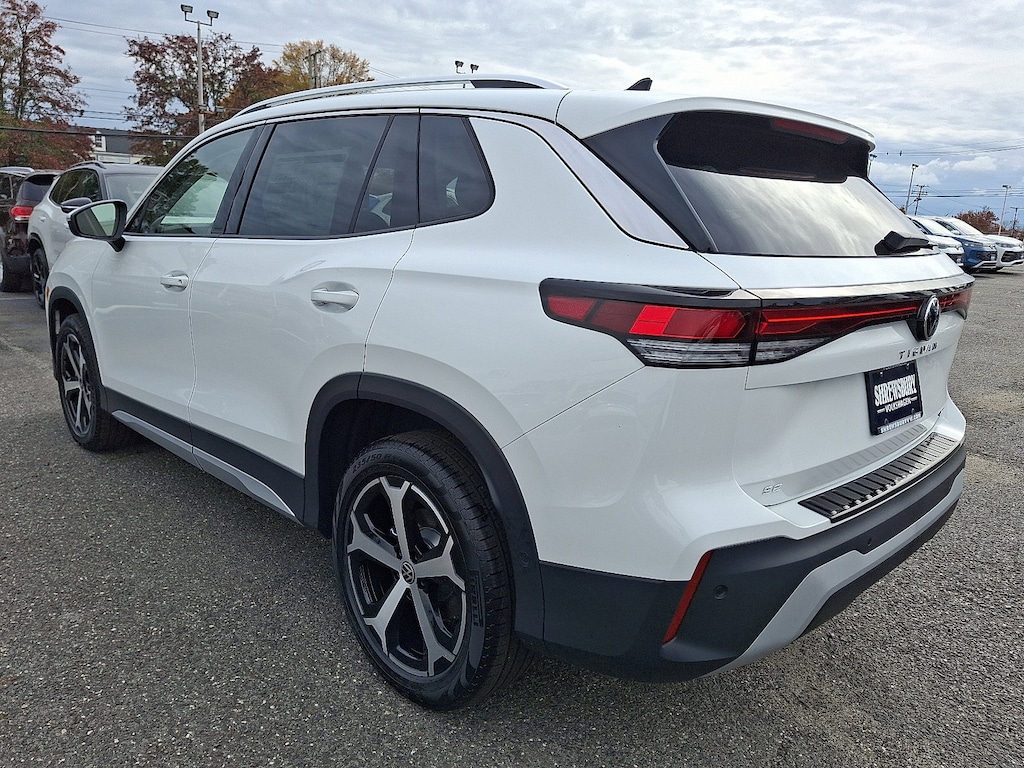 New 2026 Volkswagen Tiguan 2.0T SE SUV