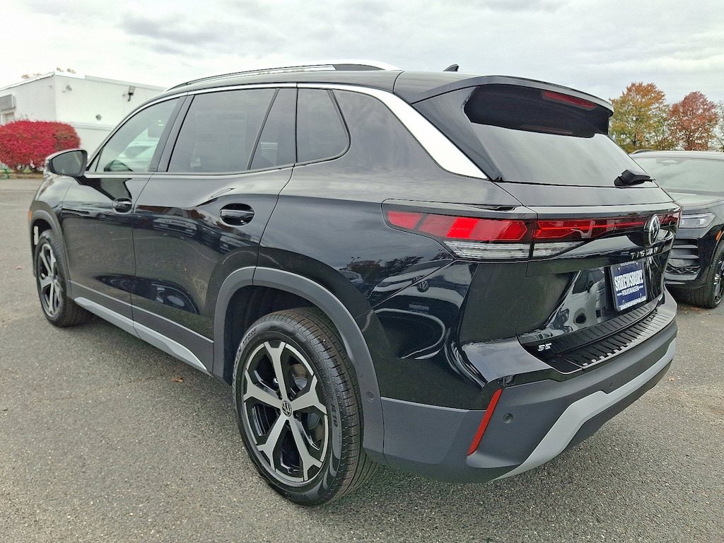 New 2026 Volkswagen Tiguan 2.0T SE SUV