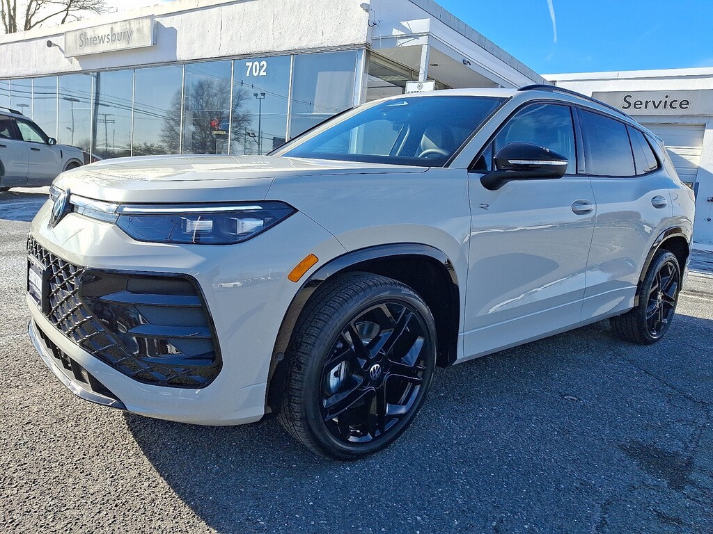 New 2026 Volkswagen Tiguan 2.0T SE R-Line Black SUV