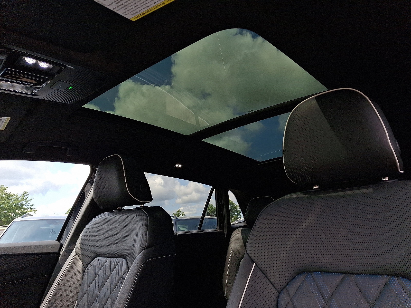 2026 Volkswagen Atlas Cross Sport SEL Premium R-LINE - Photo 9