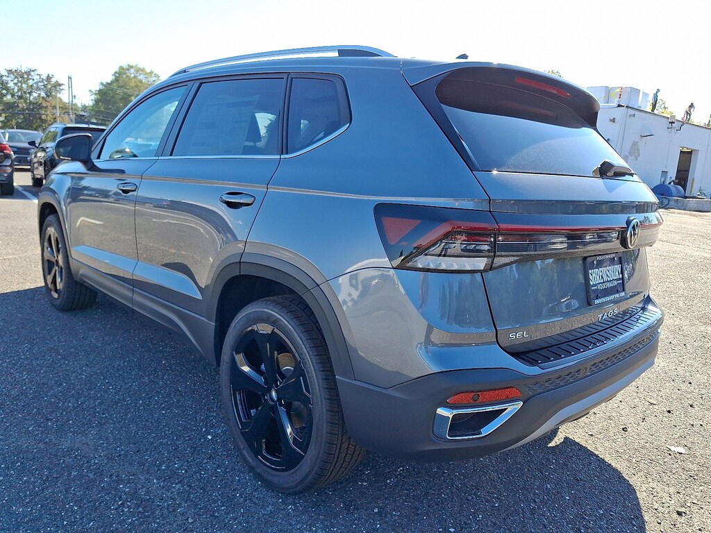 New 2025 Volkswagen Taos 1.5T SEL SUV