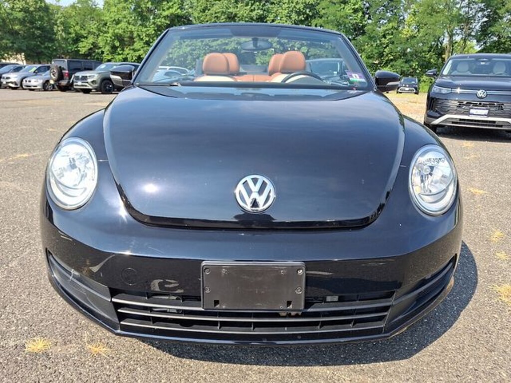 Used 2015 Volkswagen Beetle Convertible 1.8T w/Technology/PZEV Convertible