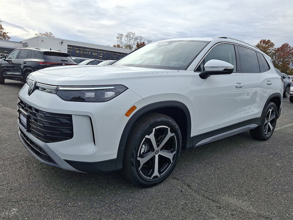 New 2026 Volkswagen Tiguan 2.0T SE SUV