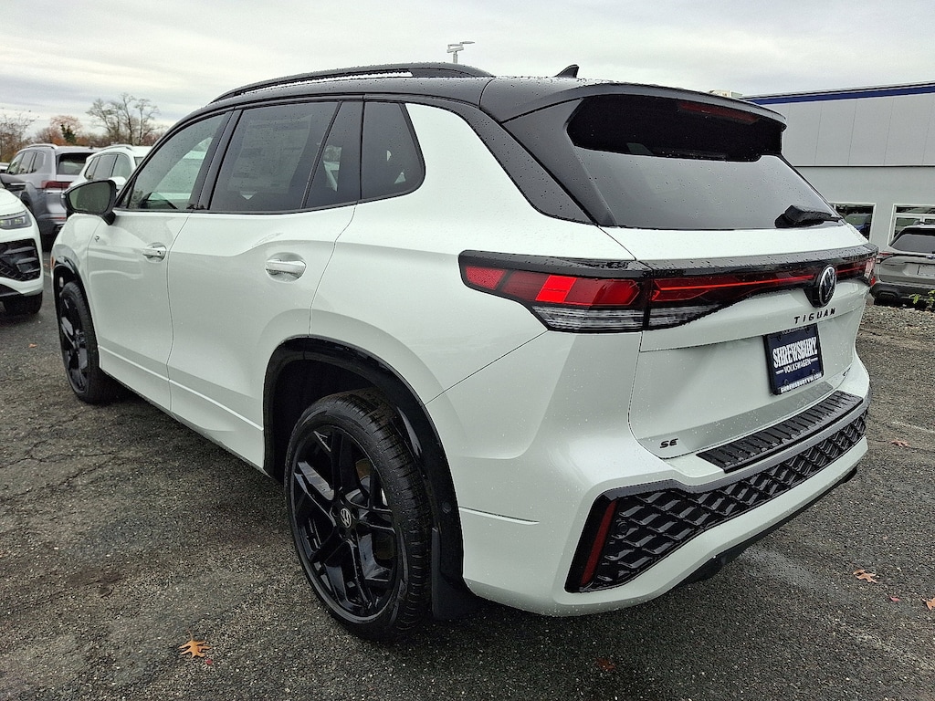 New 2026 Volkswagen Tiguan 2.0T SE R-Line Black SUV