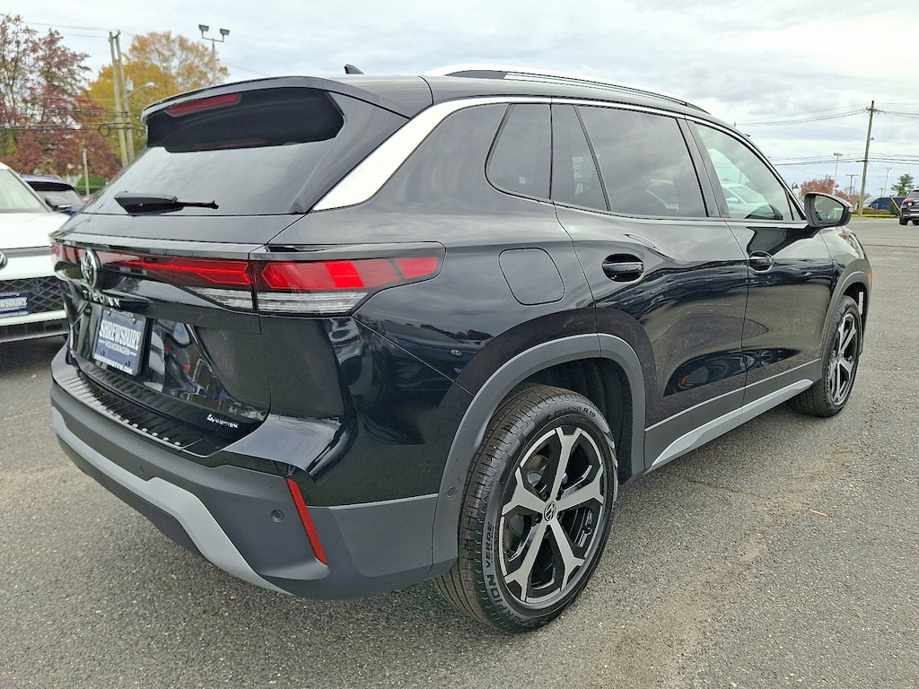 New 2026 Volkswagen Tiguan 2.0T SE SUV