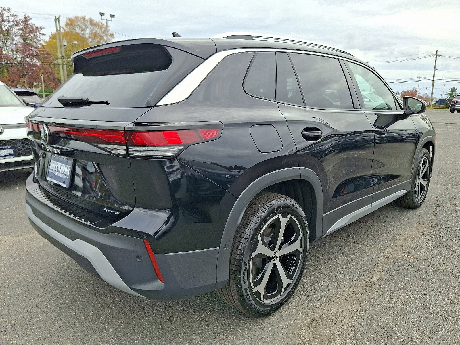 2026 Volkswagen Tiguan SE photo 4