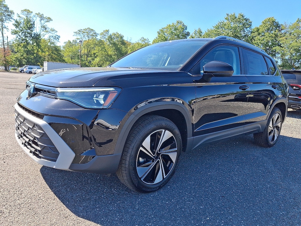 New 2025 Volkswagen Taos 1.5T SE SUV