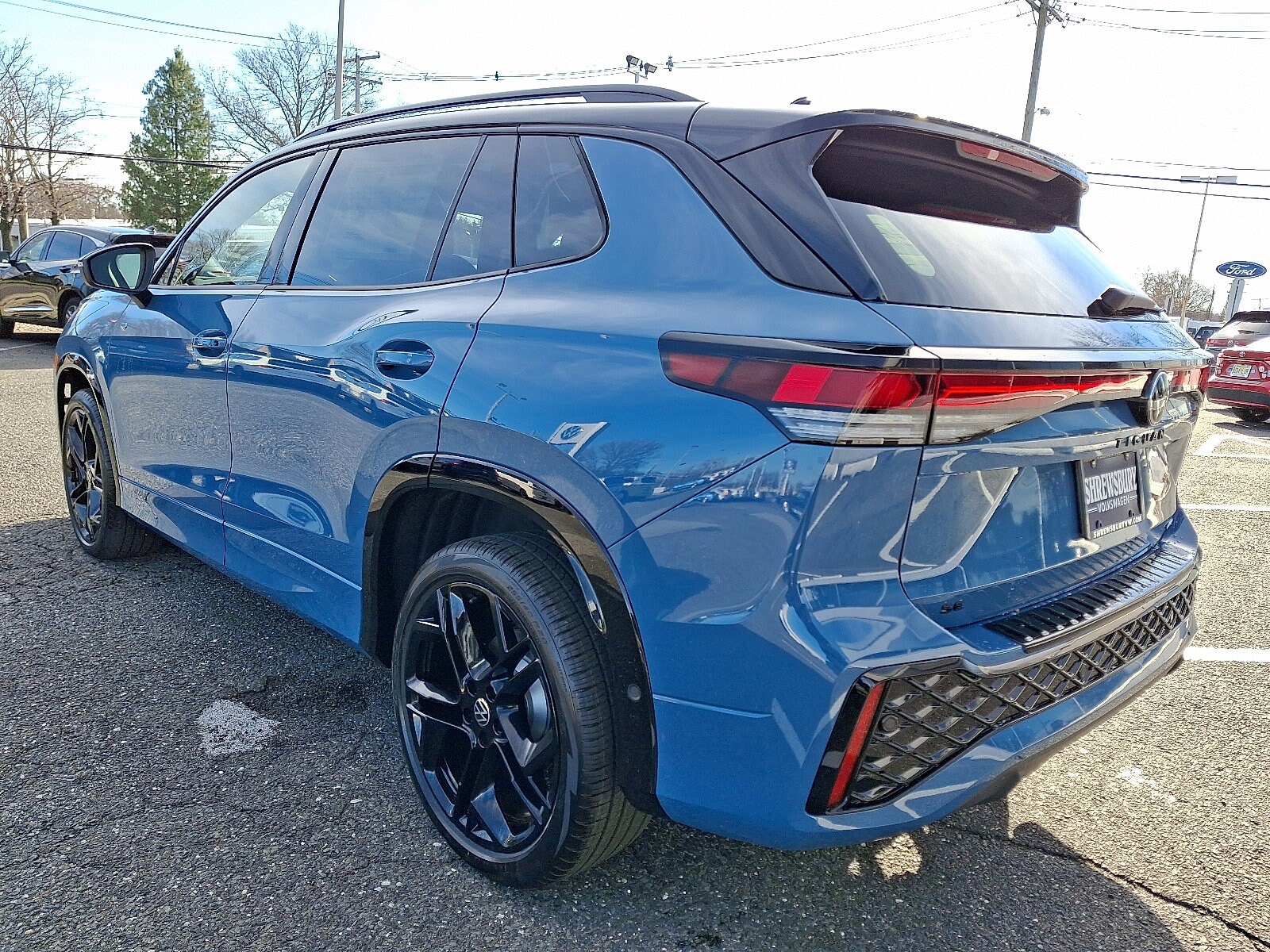 2026 Volkswagen Tiguan SE R-Line Black photo 3