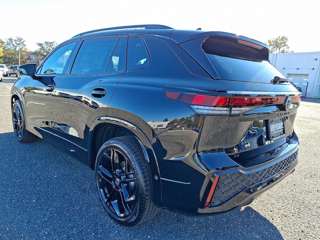 New 2025 Volkswagen Tiguan 2.0T SE R-Line Black SUV