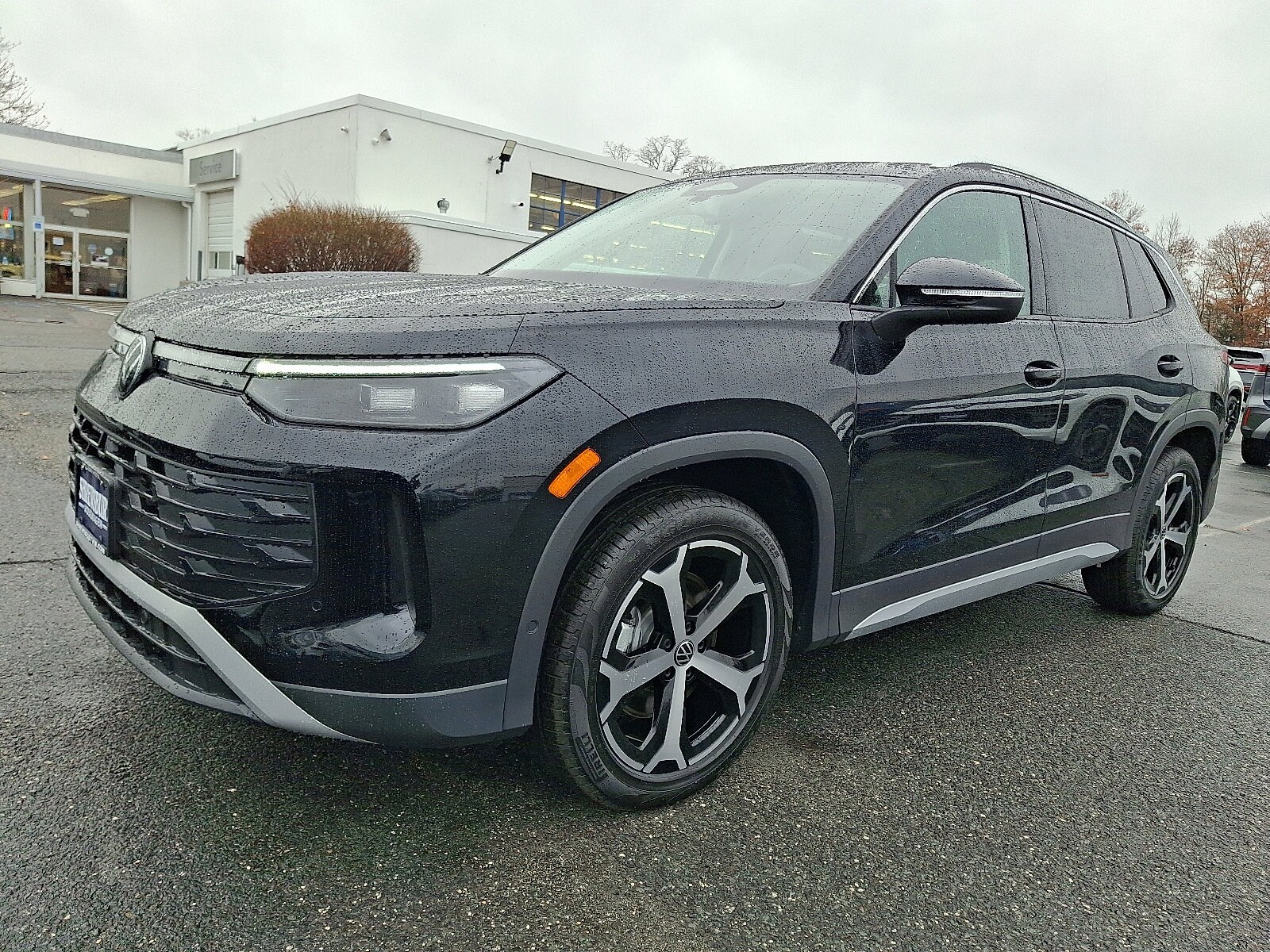 2026 Volkswagen Tiguan SE photo 2