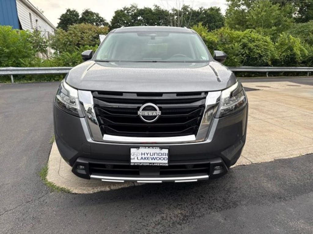 Used 2023 Nissan Pathfinder SL SUV