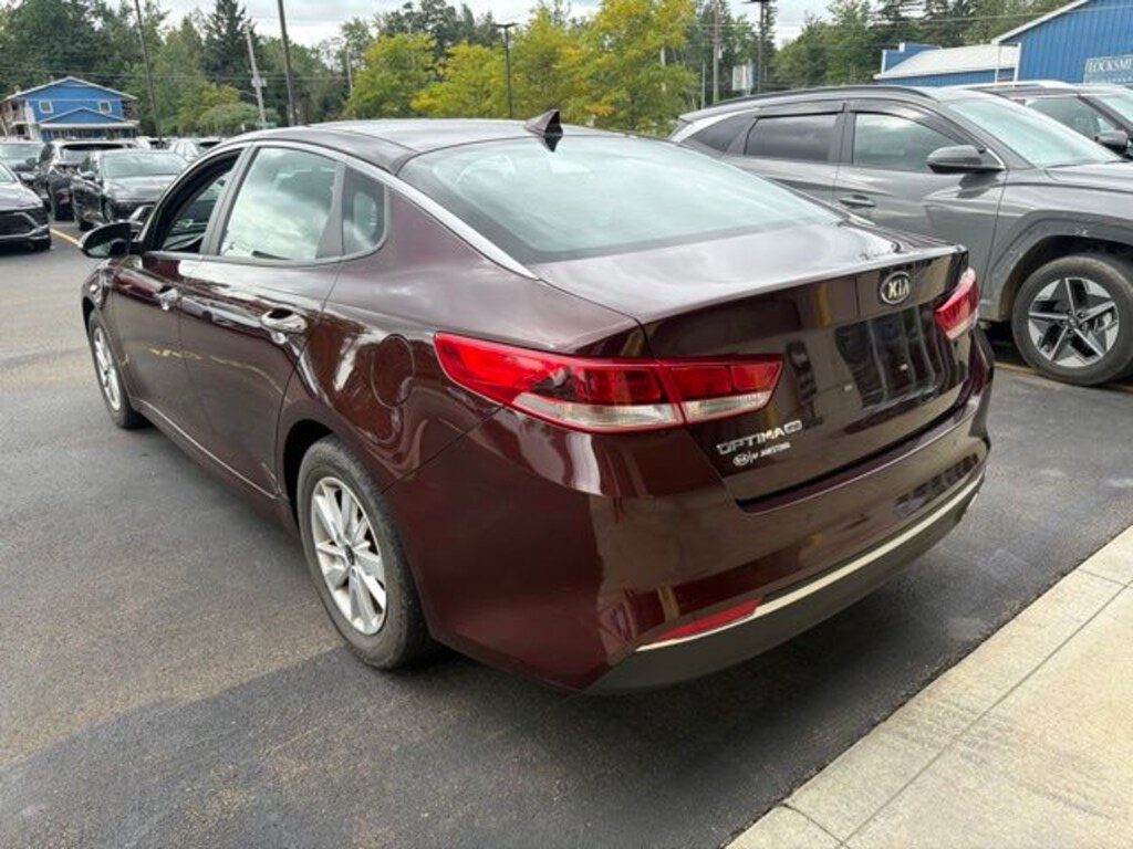 Used 2018 Kia Optima LX Sedan