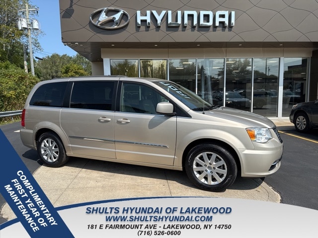 2016 Chrysler Town & Country Touring