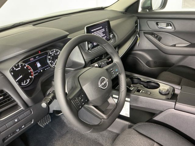 2026 Nissan Rogue SV - Photo 12