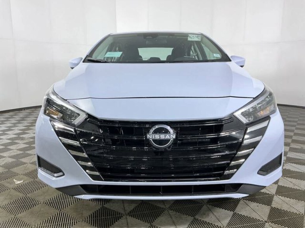 New 2025 Nissan Versa 1.6 SV Sedan