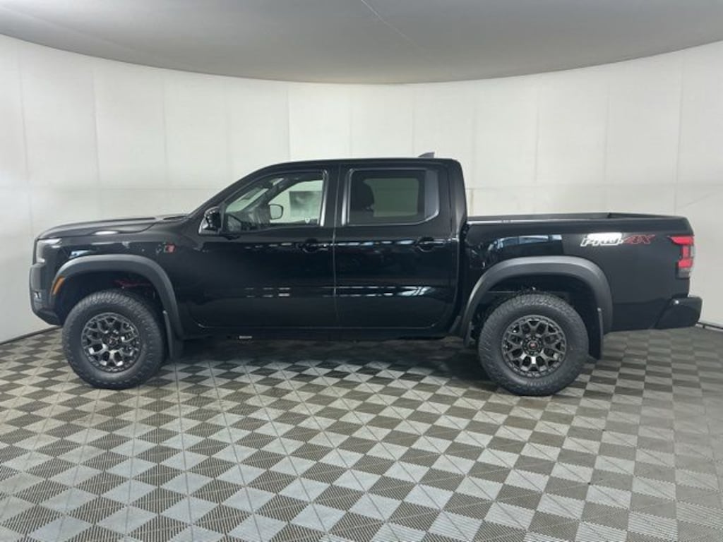 New 2026 Nissan Frontier PRO-4X w/R Package Truck Crew Cab