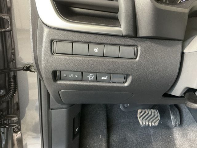 2026 Nissan Rogue SV - Photo 11