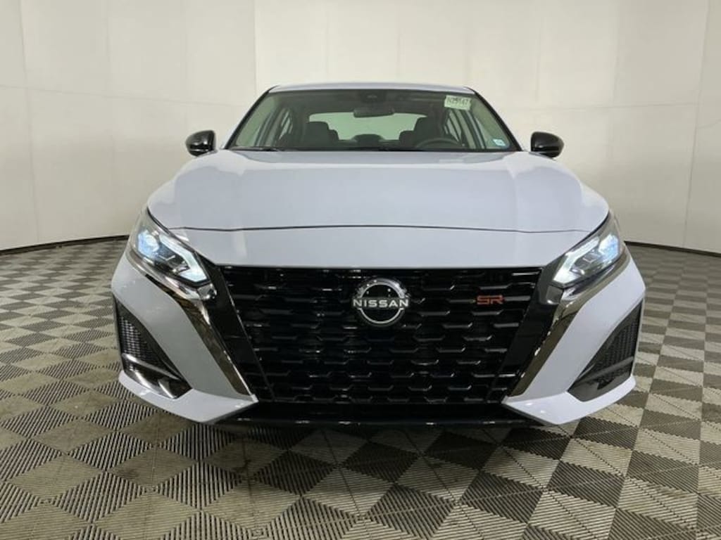 New 2025 Nissan Altima SR Sedan