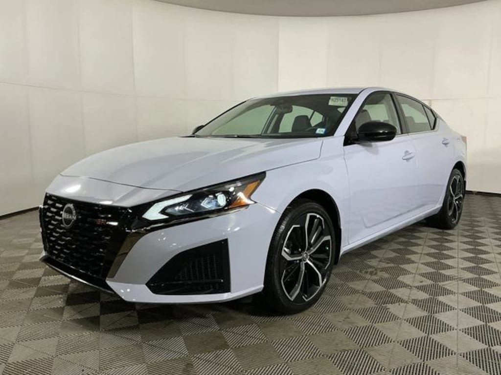New 2025 Nissan Altima SR Sedan