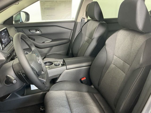 2026 Nissan Rogue SV - Photo 16