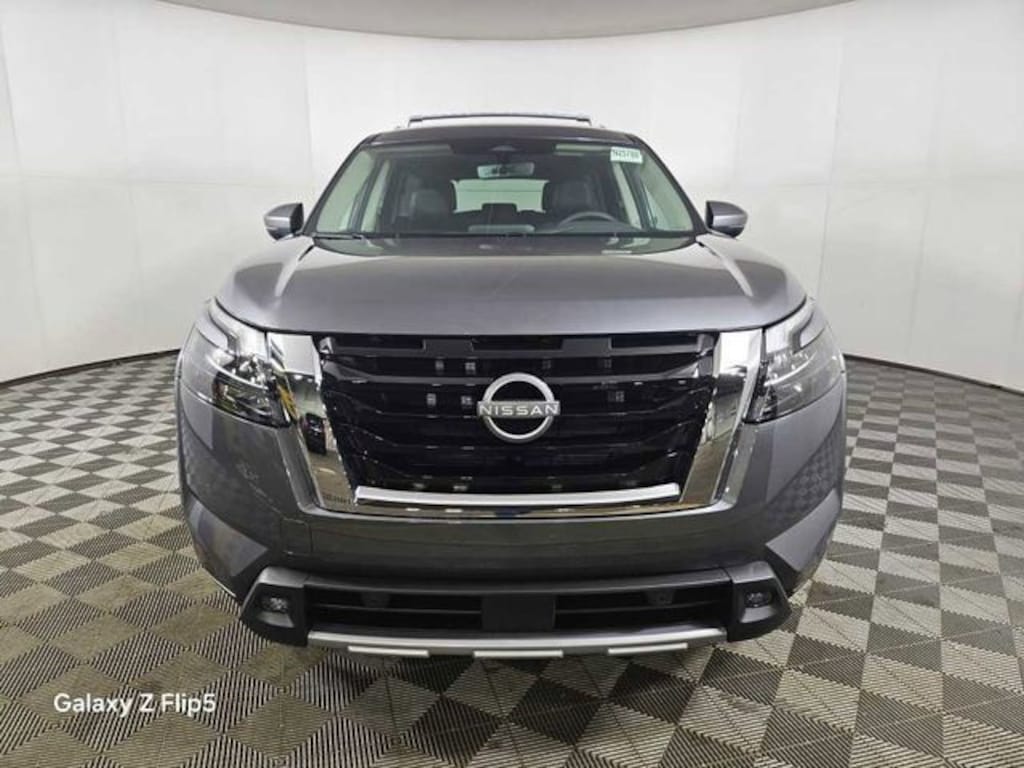 New 2025 Nissan Pathfinder SL SUV