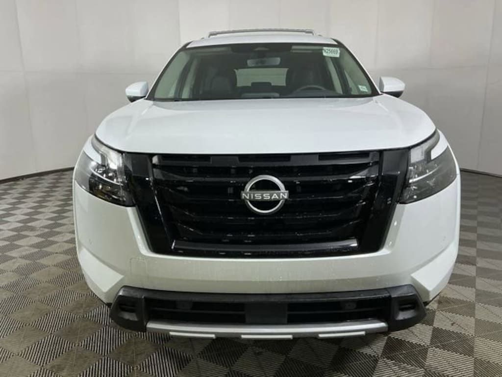 New 2025 Nissan Pathfinder SL SL 4WD