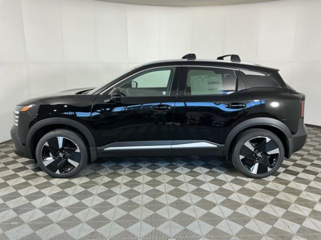 New 2026 Nissan Kicks SR SUV