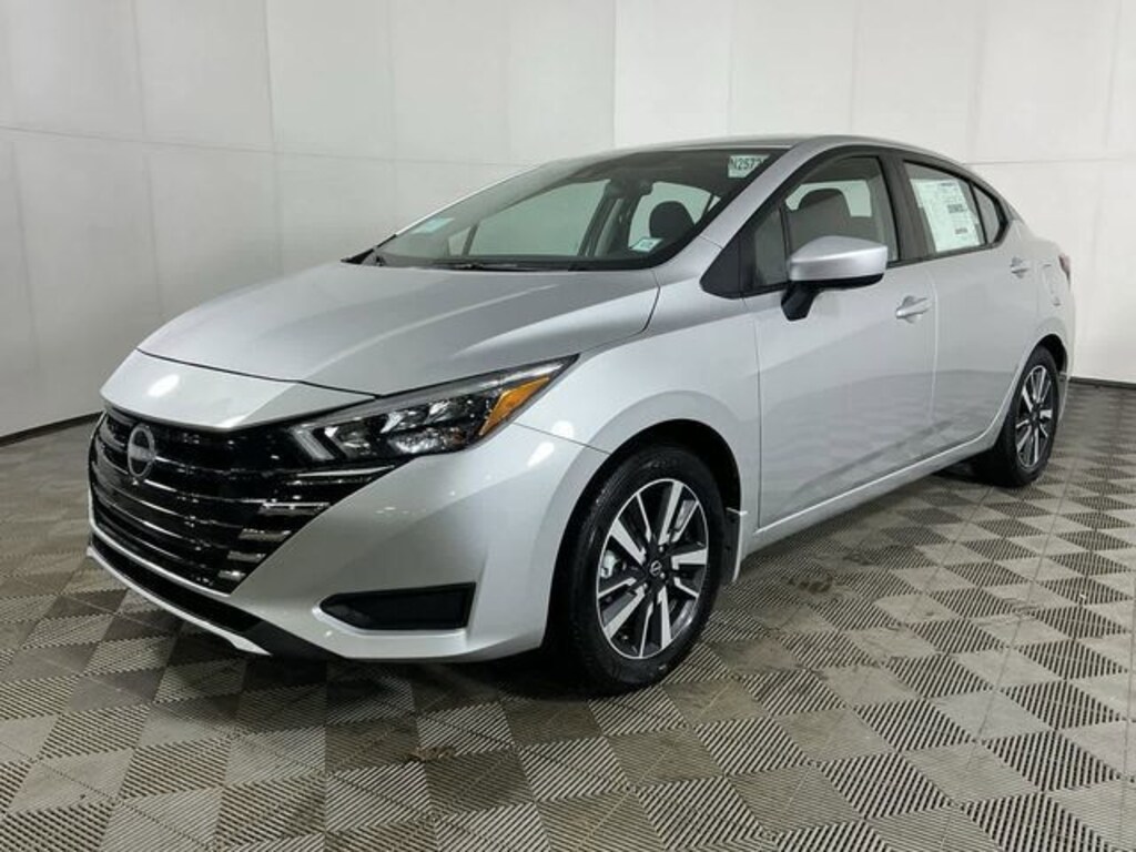 New 2025 Nissan Versa 1.6 SV Sedan