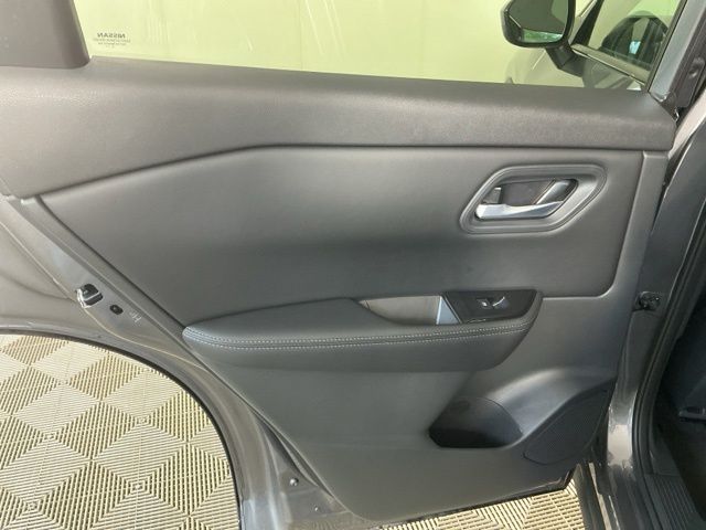 2026 Nissan Rogue SV - Photo 18