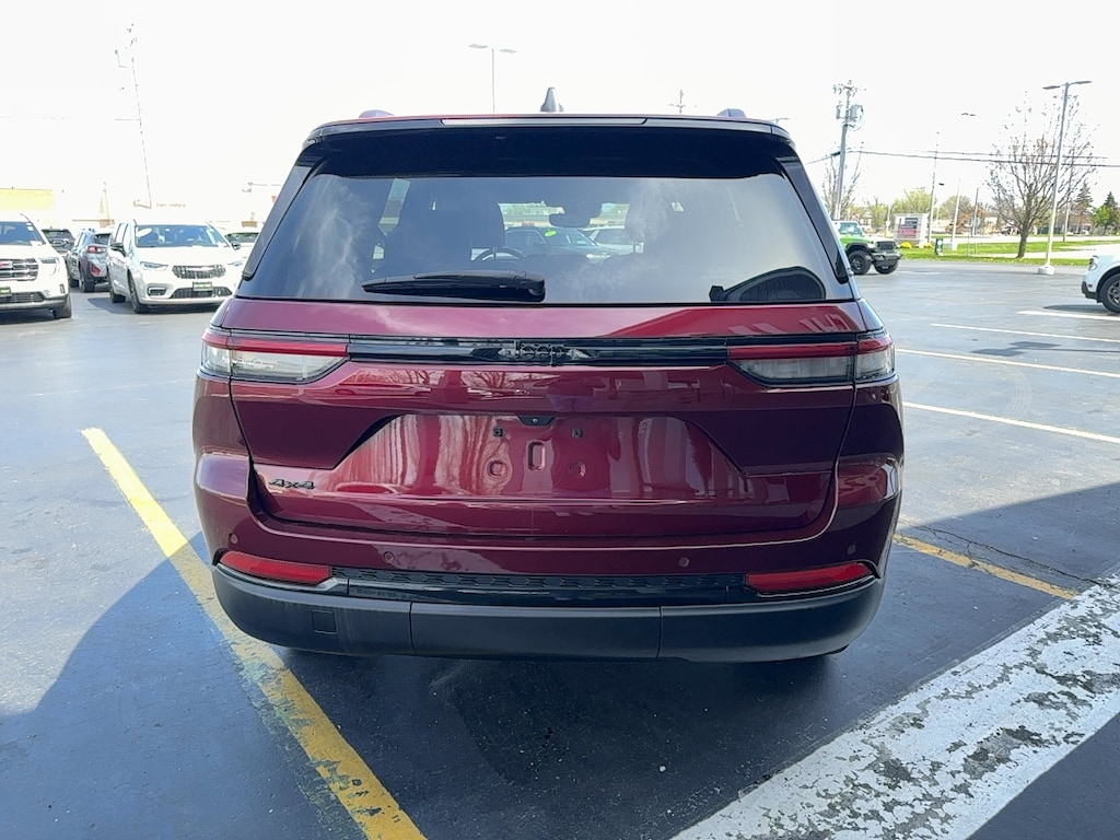 Used 2023 Jeep Grand Cherokee Altitude Altitude 4x4