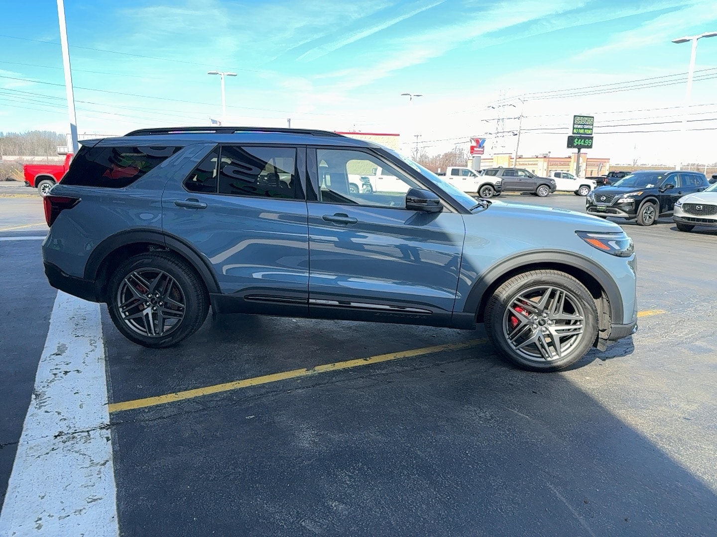 2025 Ford Explorer ST - Photo 7