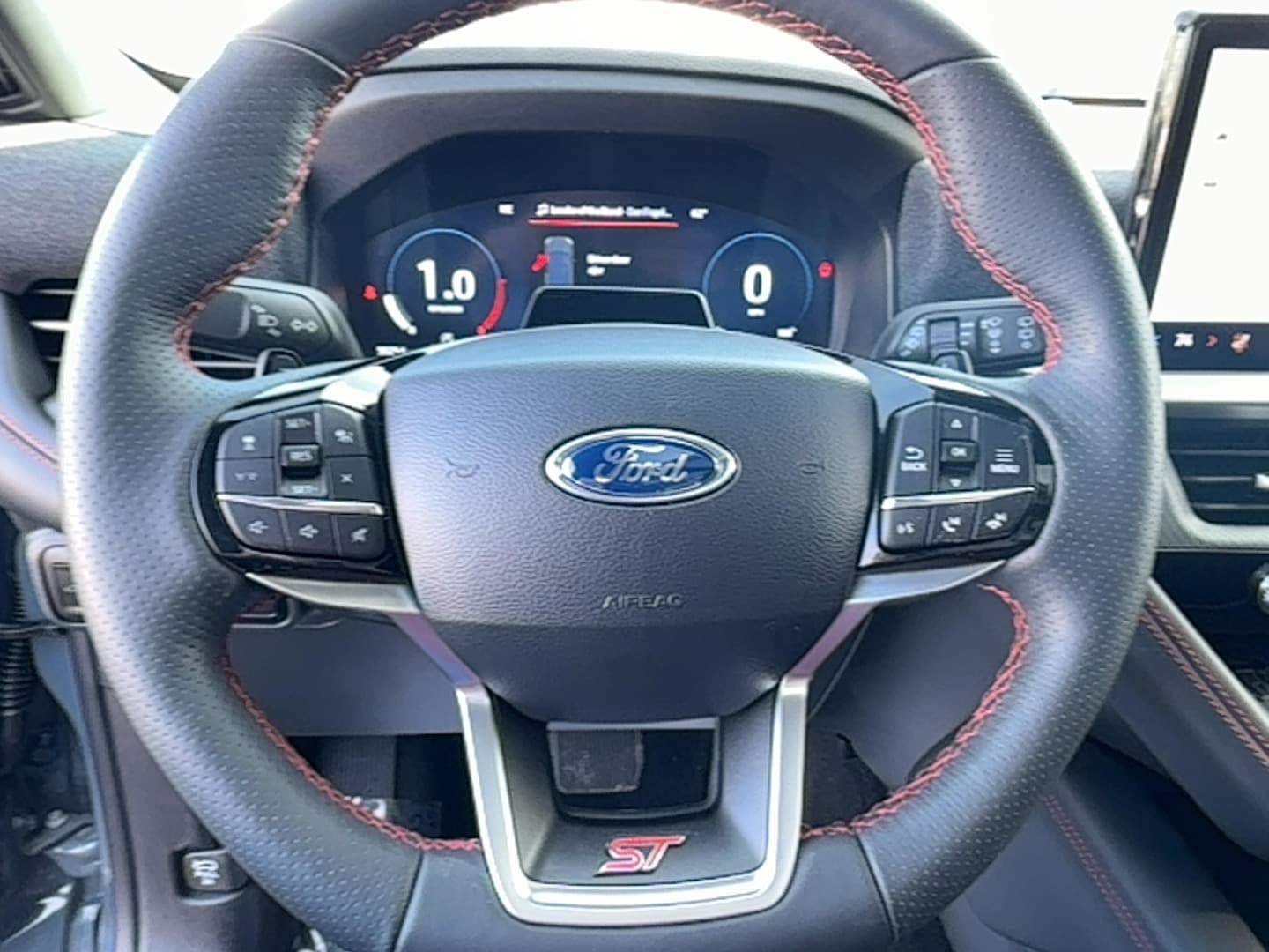 2025 Ford Explorer ST - Photo 17