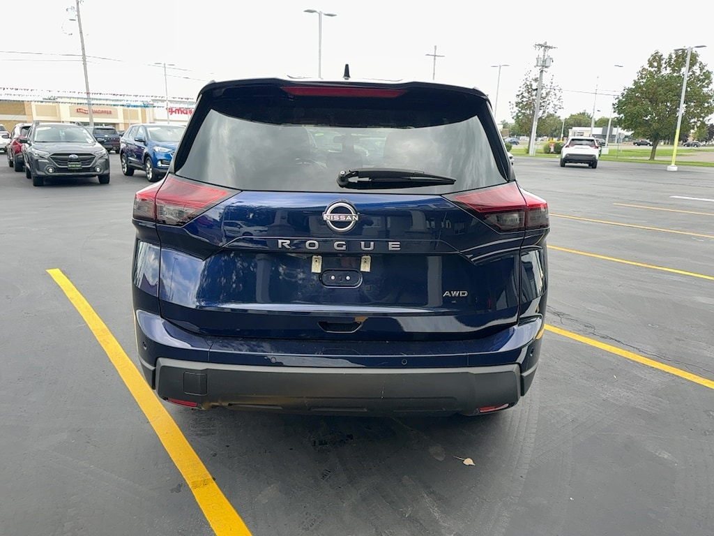 Used 2025 Nissan Rogue SV AWD SV
