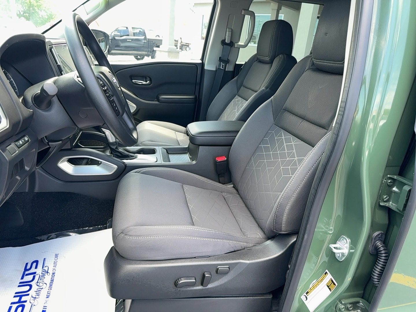 2025 Nissan Frontier SV - Photo 10