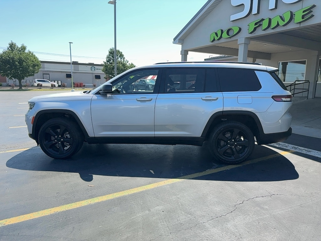 Used 2023 Jeep Grand Cherokee L Altitude Altitude 4x4