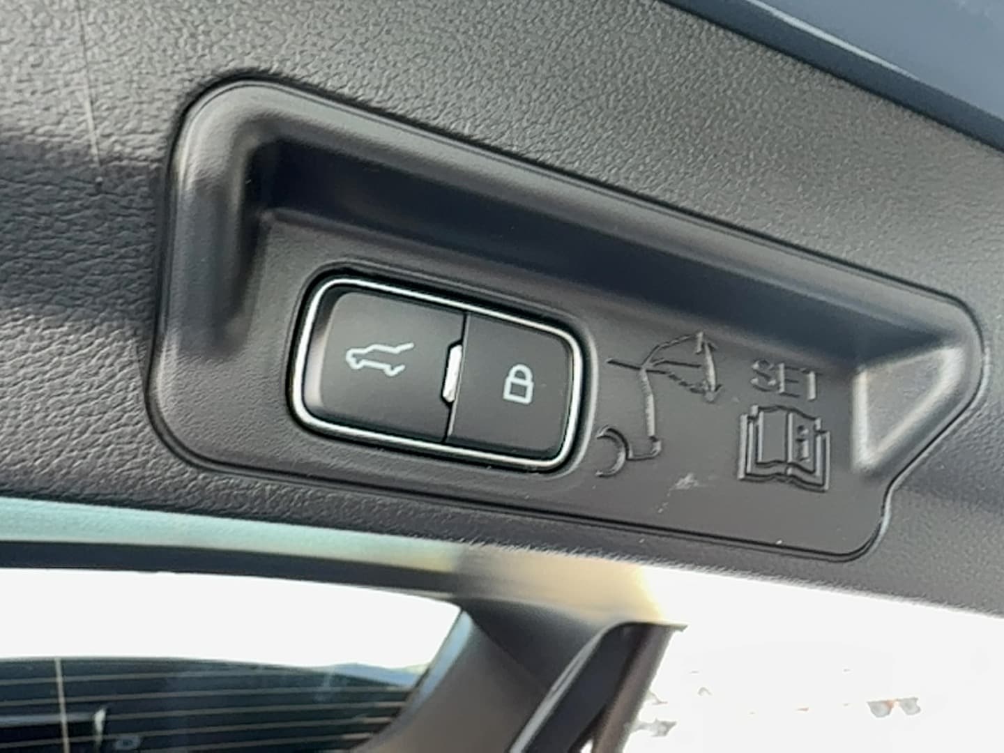 2025 Ford Explorer ST - Photo 28