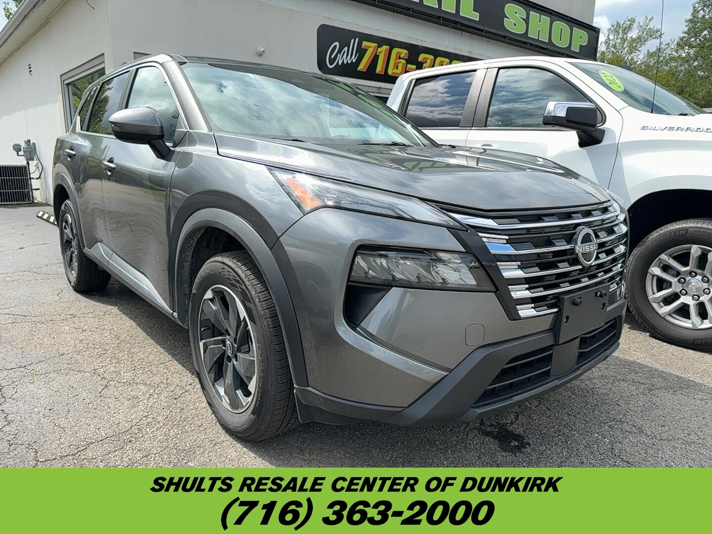 2025 Nissan Rogue SV's photo