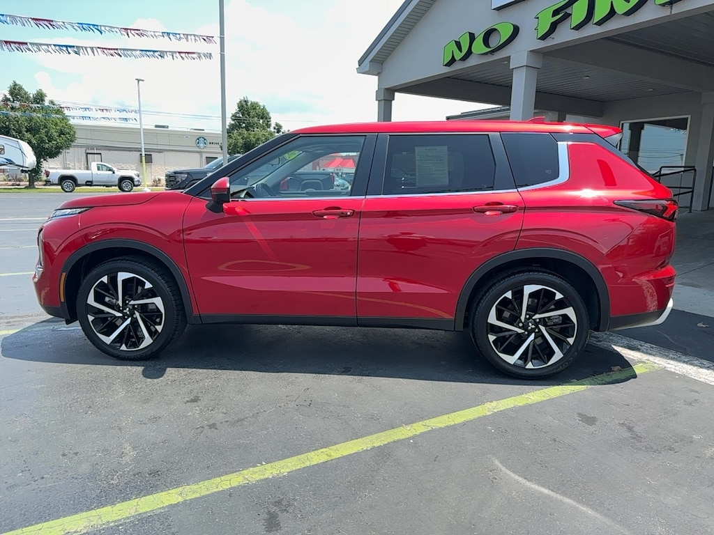 Used 2024 Mitsubishi Outlander SE Black Edition SE Black Edition S-AWC