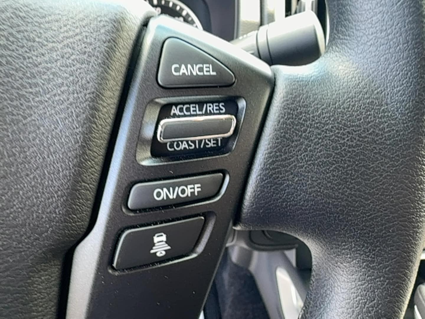 2025 Nissan Frontier SV - Photo 14