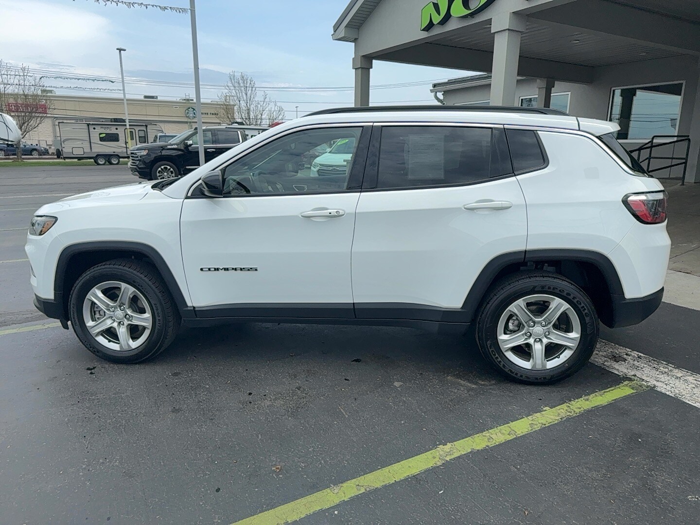 2024 Jeep Compass Latitude photo 2