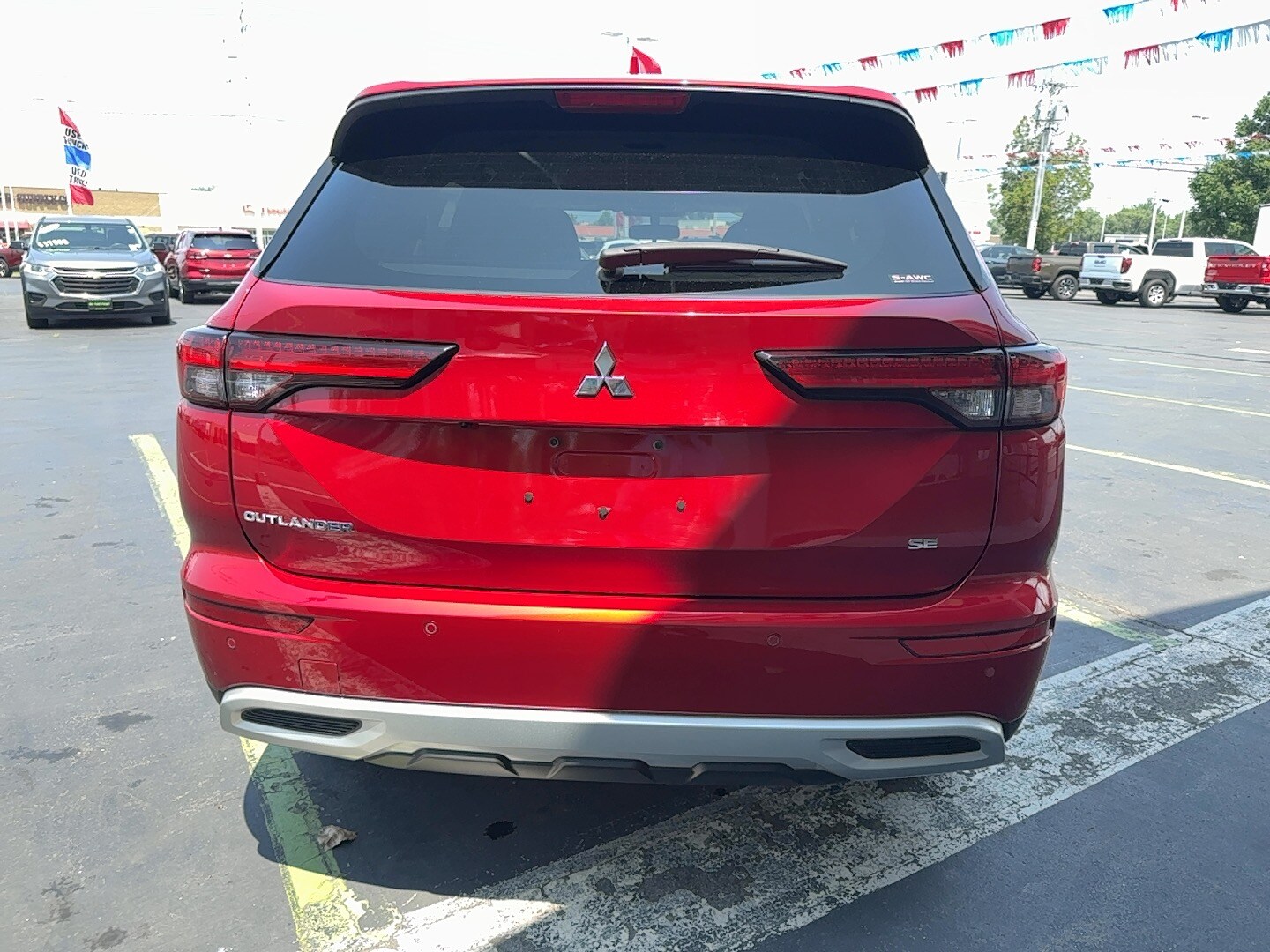 2024 Mitsubishi Outlander SE Black Edition photo 3