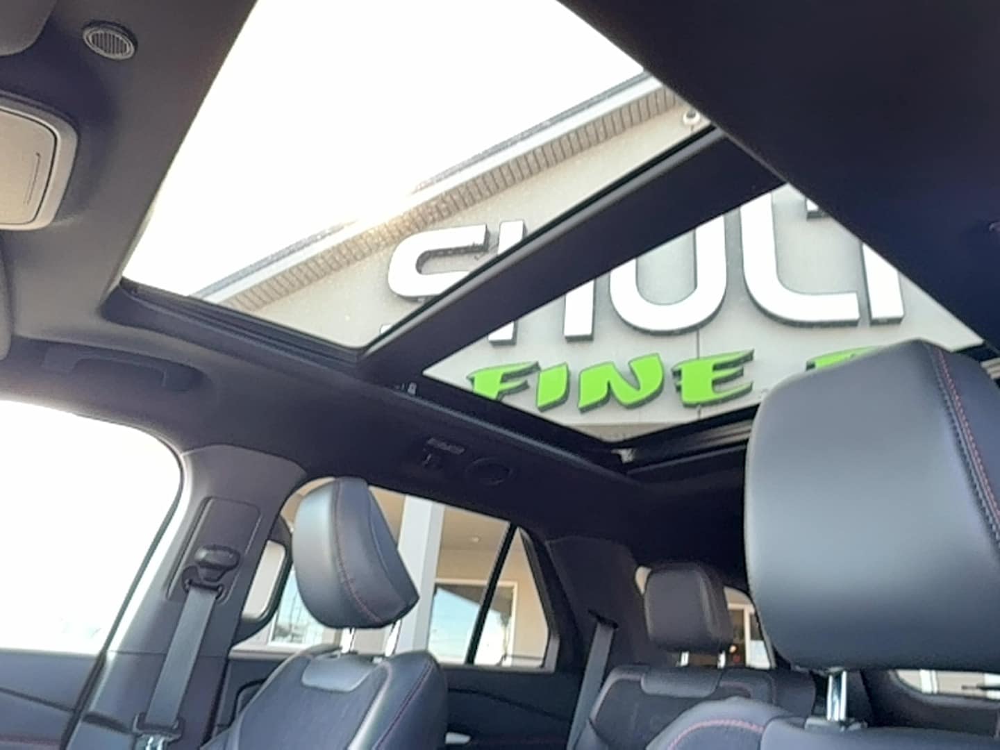 2025 Ford Explorer ST - Photo 12