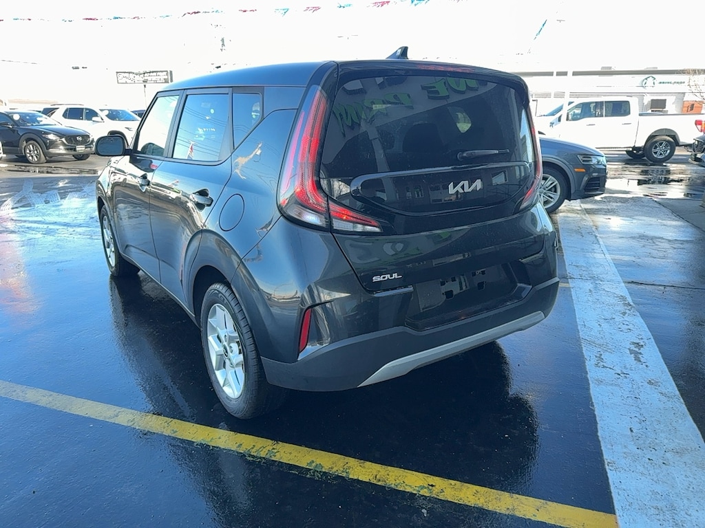 Used 2023 Kia Soul LX LX IVT
