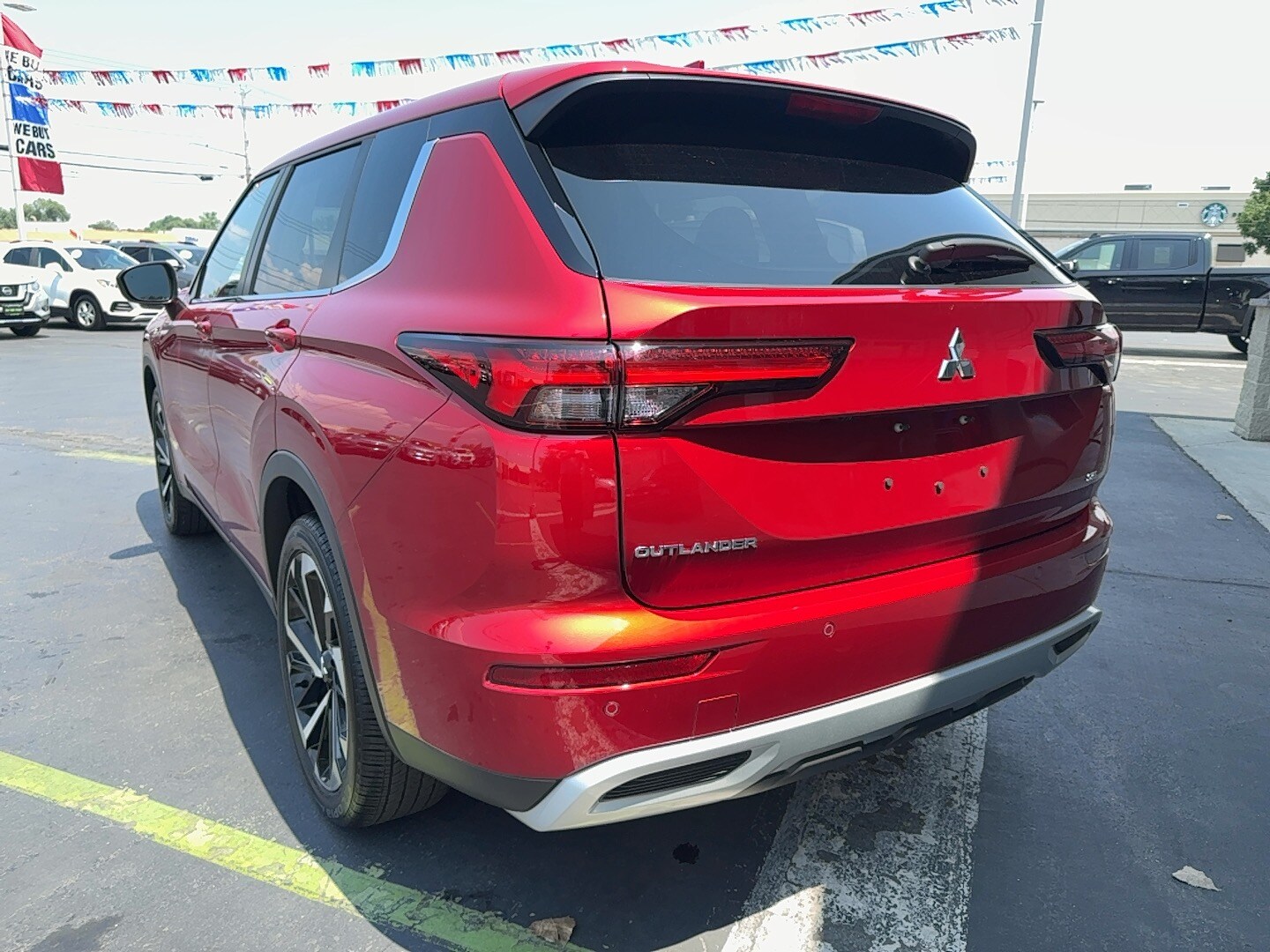 2024 Mitsubishi Outlander SE Black Edition photo 4