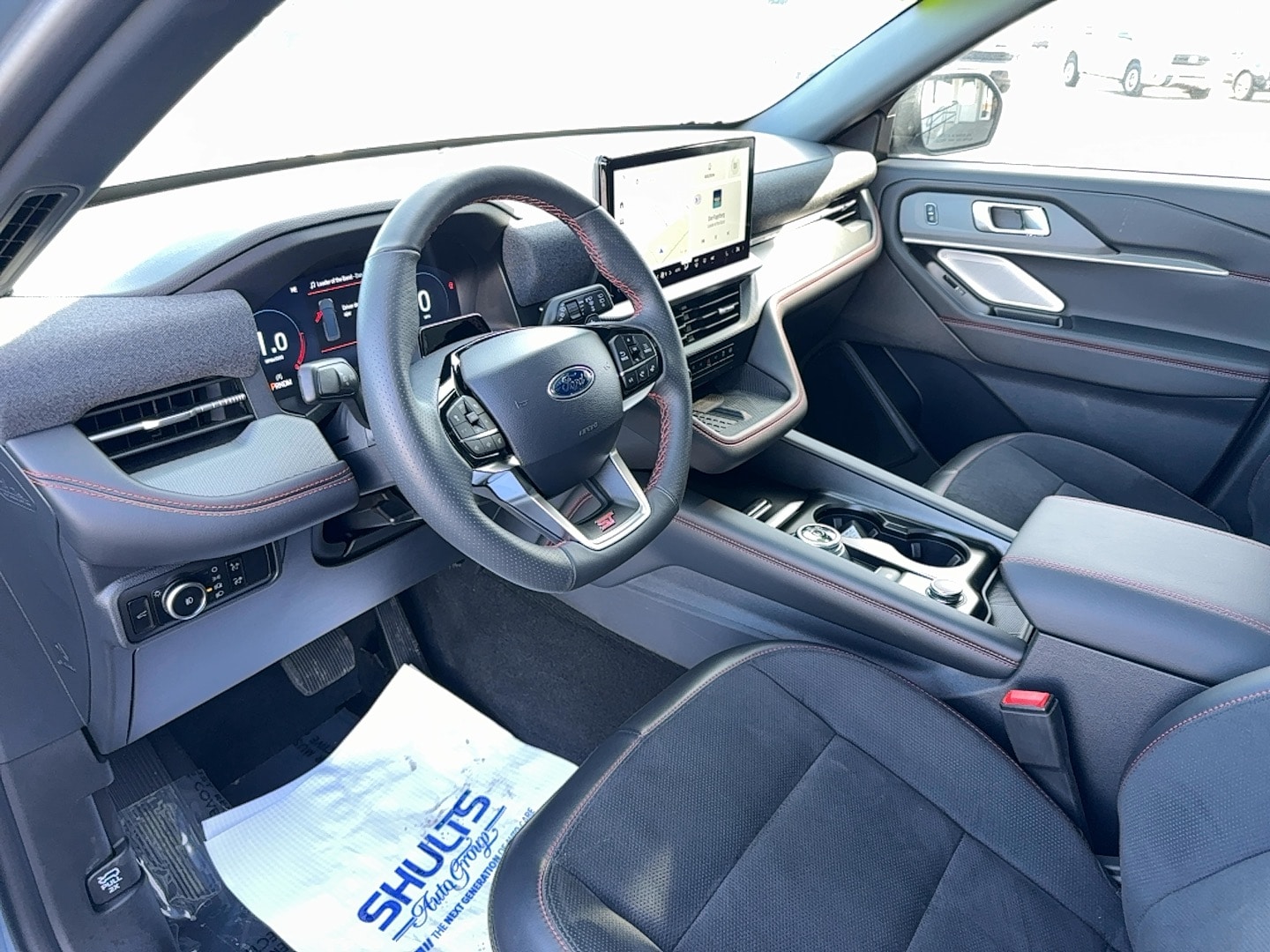 2025 Ford Explorer ST - Photo 13
