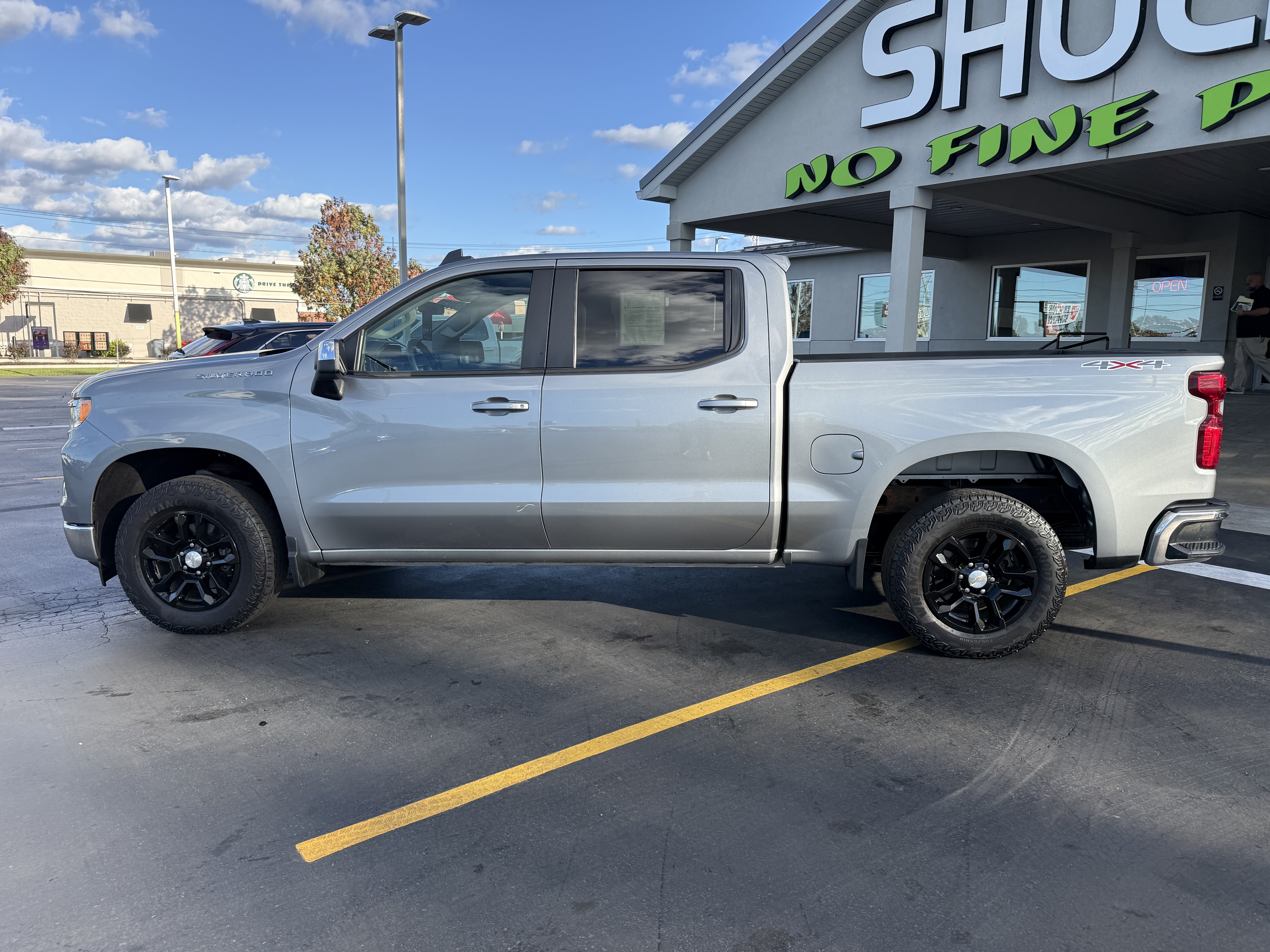 Used 2023 Chevrolet Silverado 1500 LT 4WD Crew Cab 147 LT w/2FL