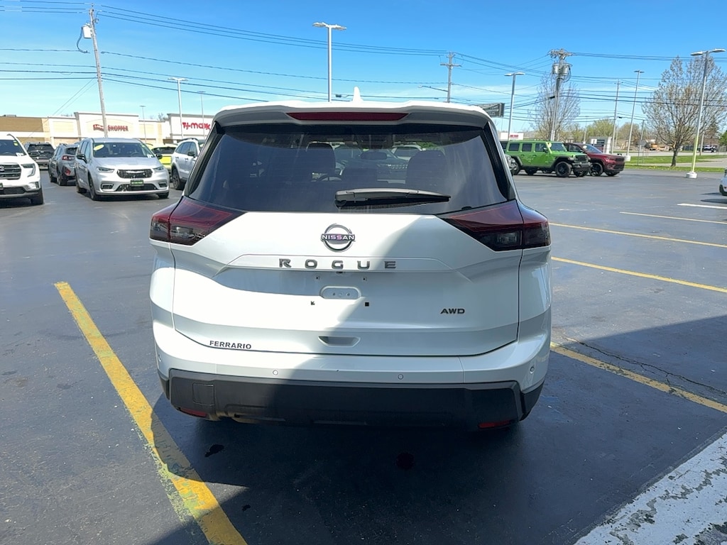 Used 2025 Nissan Rogue SV AWD SV