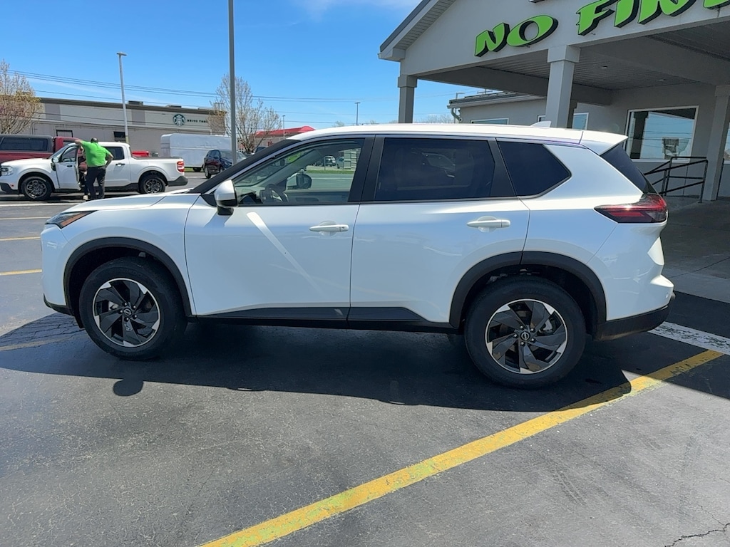 Used 2025 Nissan Rogue SV AWD SV